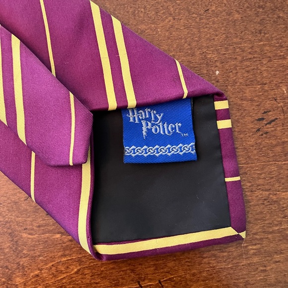EUC Harry Potter Gryffindor Silk Tie - Picture 4 of 4